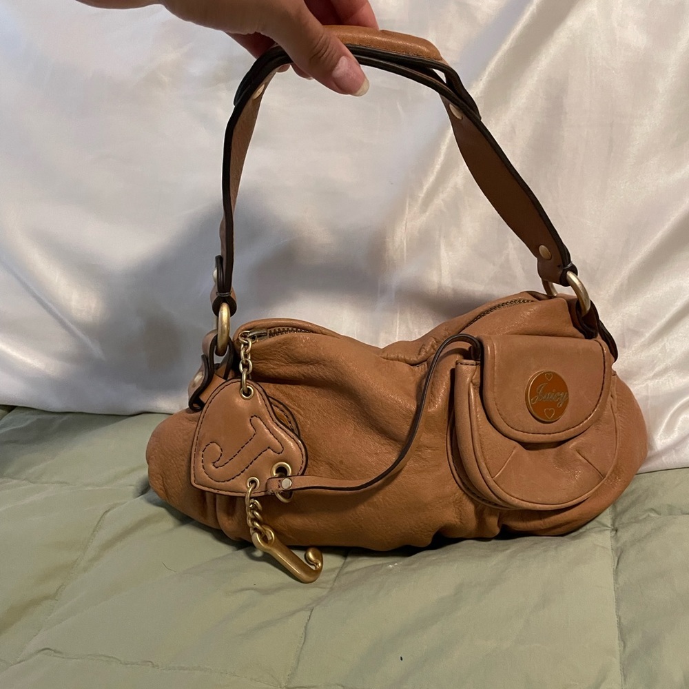 VINTAGE GENUINE LEATHER JUICY COUTURE BAG!